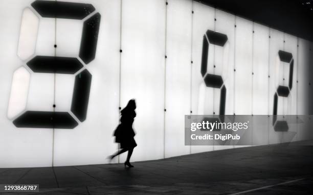 silhouette - zahl fünf stock-fotos und bilder