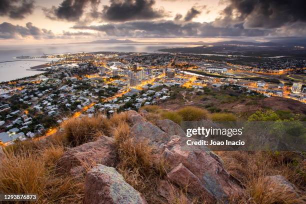 townsville port from castle hill - townsville fotografías e imágenes de stock