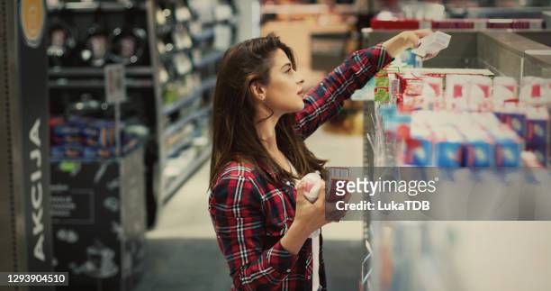 just another day at the supermarket - toothpaste imagens e fotografias de stock