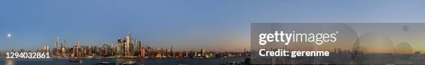 panoramic view of manhattan - manhattan skyline stock pictures, royalty-free photos & images