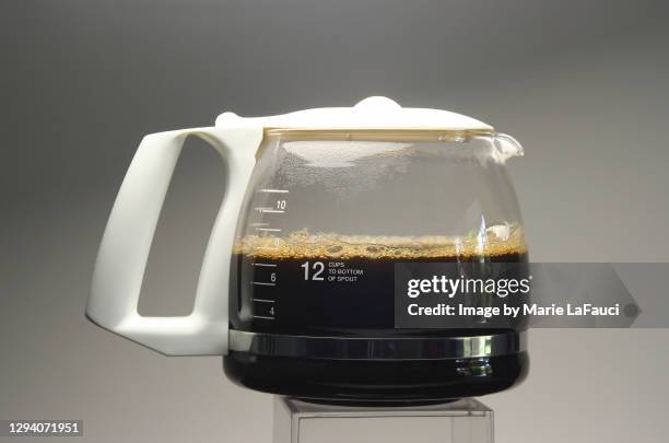 glass coffee pot with fresh hot coffee - coffee pot stock pictures, royalty-free photos & images