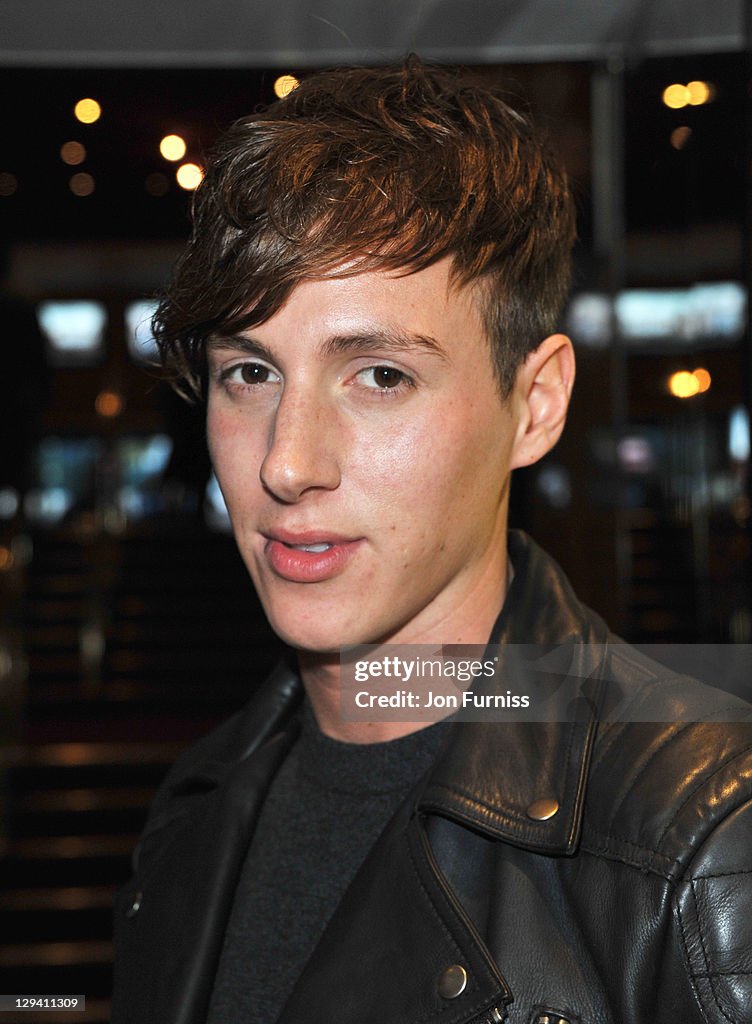 Due Date European Premiere - Inside Arrivals