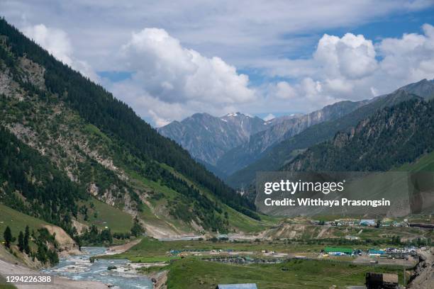 views of sonmarg valley - kashmir valley - fotografias e filmes do acervo