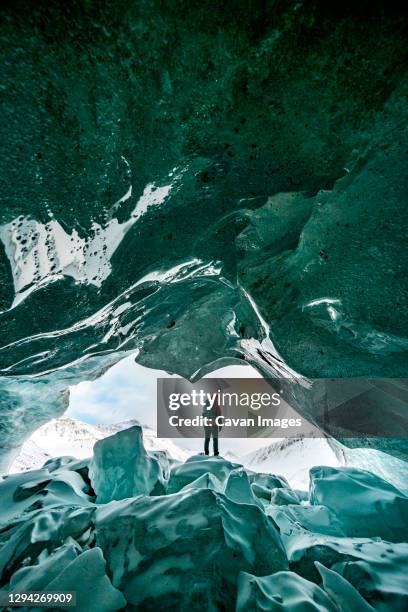 exploring the icefields parkway's glaciers from inside - columbia icefield stock pictures, royalty-free photos & images