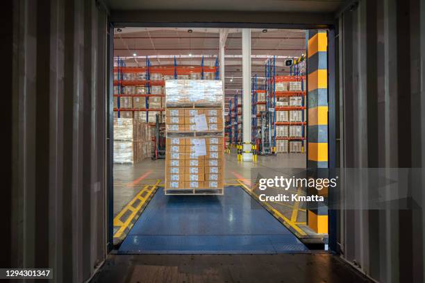 1,556 Loading Truck At Store Stock Photos, High-Res Pictures, and ...