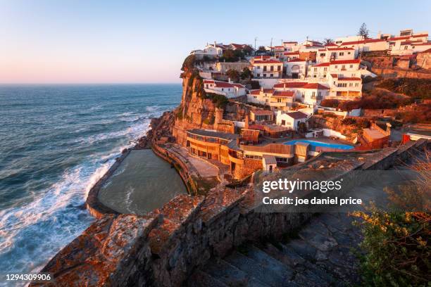 sunlight, azenhas do mar, sintra, portugal - vista do mar foto e immagini stock