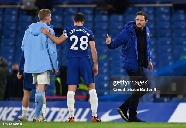 Frank Lampard, Manager of Chelsea interacts with Kevin De Bruyne of Manchester City and Cesar Azpilicueta of Chelsea following the Premier League...