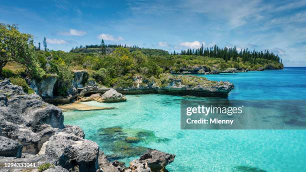 nueva caledonia pede bay lagoon maré island panorama tadine bay - nueva caledonia fotografías e imágenes de stock