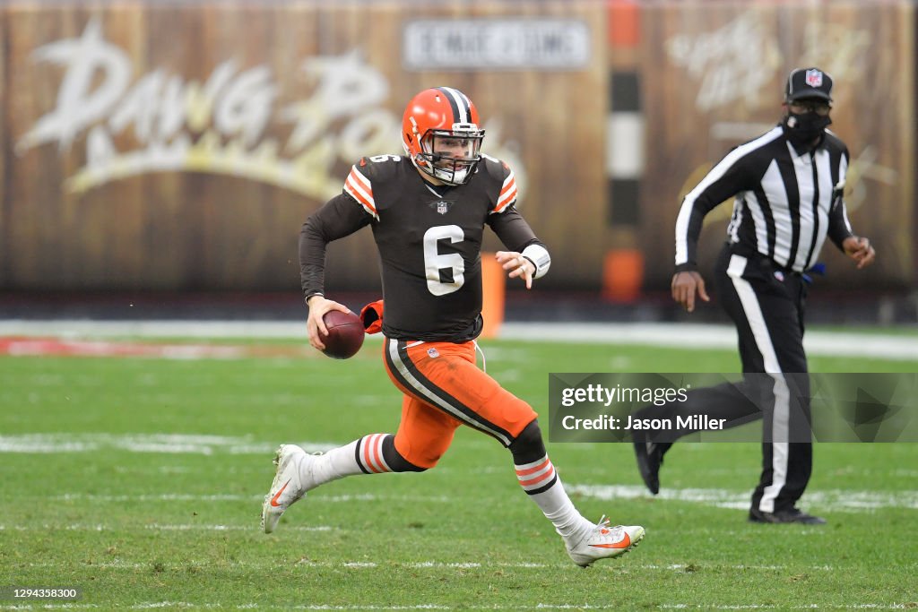Pittsburgh Steelers v Cleveland Browns