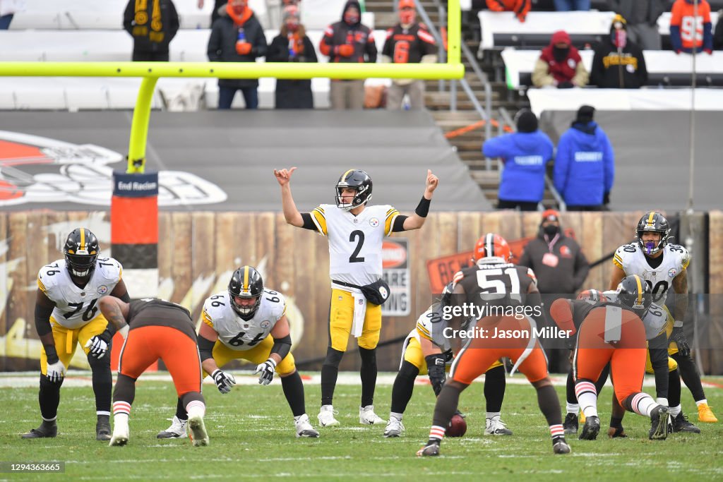 Pittsburgh Steelers v Cleveland Browns