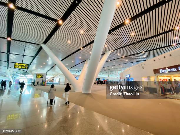 terminal 2 van nanning international airport, china - nanning stockfoto's en -beelden