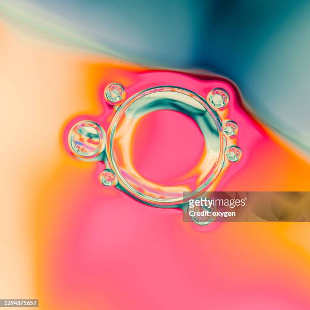 oil water bubble background. abstract vibrant acrylic ink design mixed texture background. liquid color backdrop. fluid art - magnificación fotografías e imágenes de stock