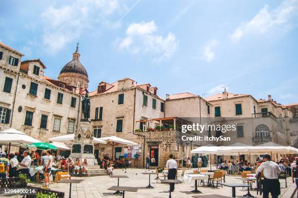 restaurant at san gimignano - croatia people stock pictures, royalty-free photos & images