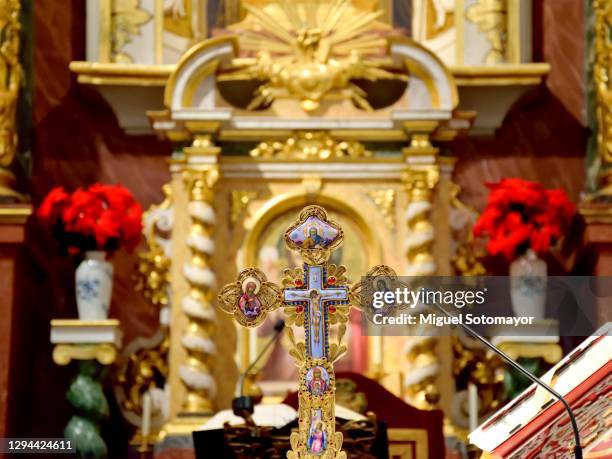 baroque crucifix - barroco imagens e fotografias de stock