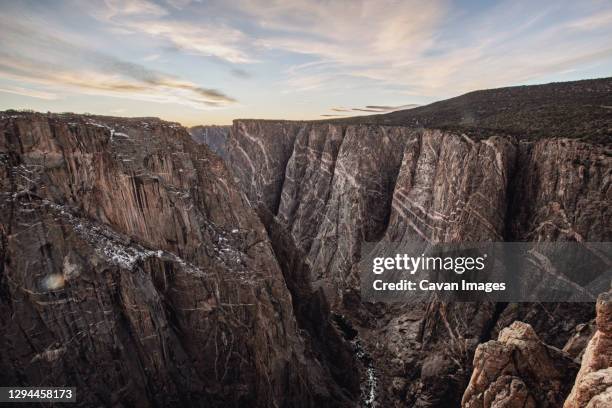 majestic striations black canyon of the gunnison, crawford, colorado - steilanstieg stock-fotos und bilder