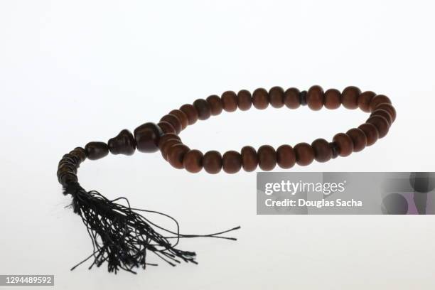 muslim tasbi beads - gebetskette stock-fotos und bilder