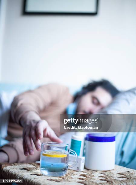 rest at home - sistema imunológico humano imagens e fotografias de stock