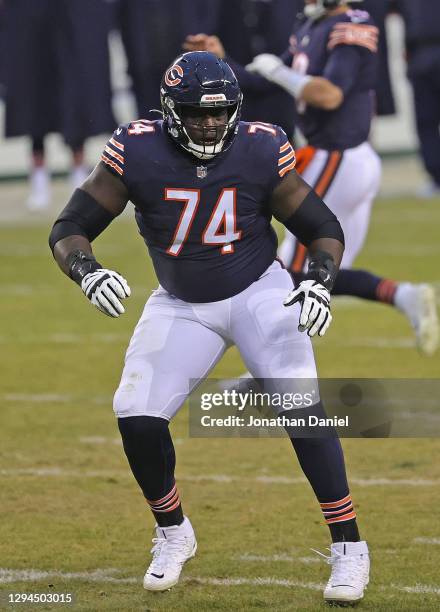 Germain Ifedi of the Chicago Bears moves to block against the Green Bay Packers at Soldier Field on January 03, 2021 in Chicago, Illinois. The...