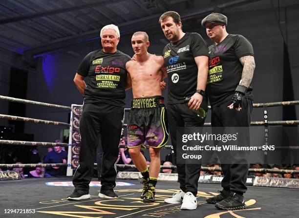 V ALEXANDER CAZARES.PAISLEY .Paul Butler celebrates victory over Alexander Cazares