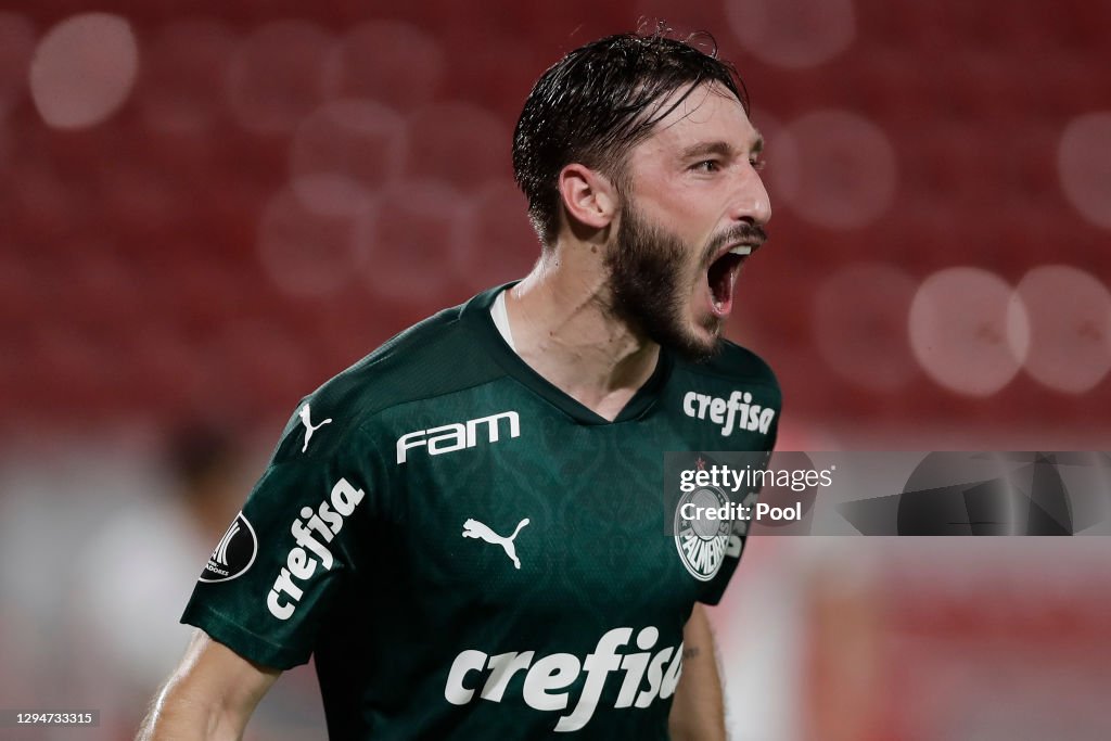 River Plate v Palmeiras - Copa CONMEBOL Libertadores 2020