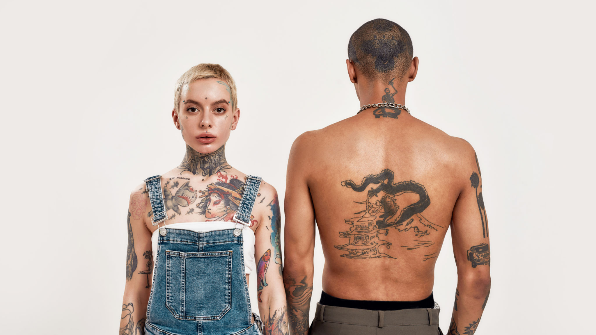 personas tatuajes
