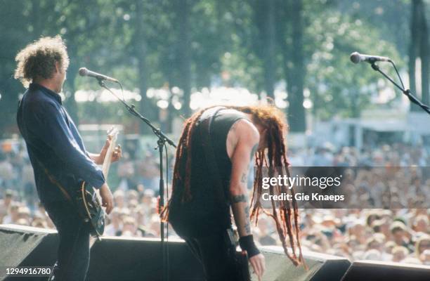 Levellers, Mark Chadwick, Jeremy Cunningham, Pukkelpop Festival, Hasselt, Belgium, 26th August 2000.