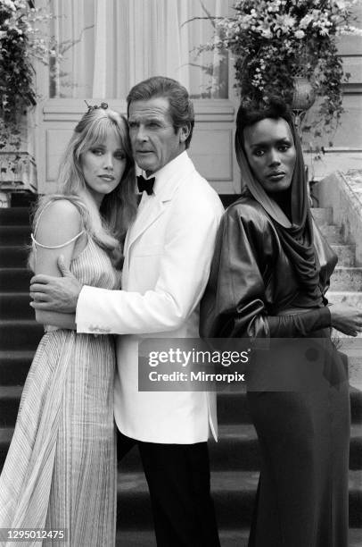 View to a Kill 1984 James Bond film, Photocall outside The Chateau de Chantilly in France, Thursday 16th August 1984, Tanya Roberts as Stacey Sutton,...