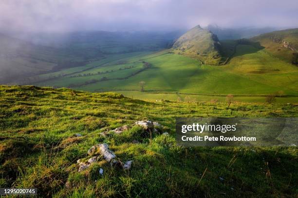 hills in the fog - peak district national park stock pictures, royalty-free photos & images