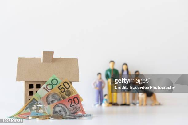 housing costs are rising for families in australia. - family budget imagens e fotografias de stock
