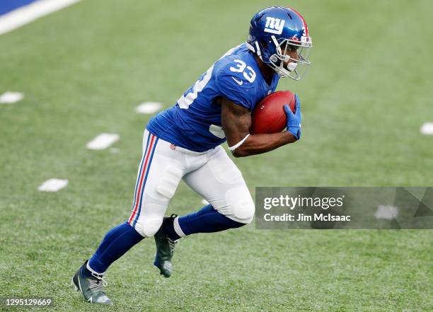 Dion Lewis of the New York Giants in action against the Arizona Cardinals at MetLife Stadium on December 13, 2020 in East Rutherford, New Jersey. The...