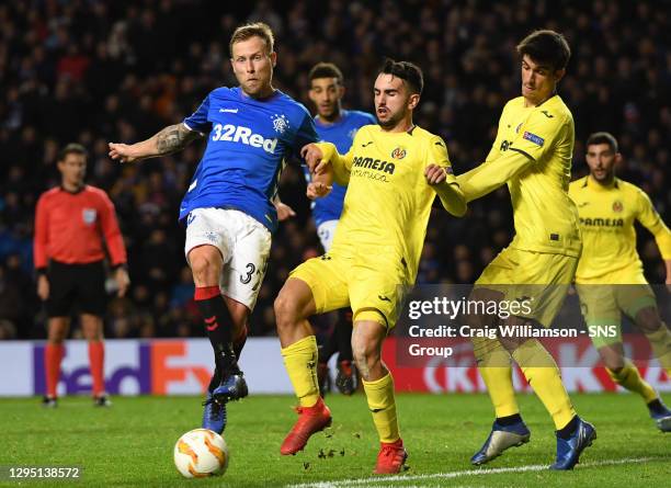 V VILLARREAL.IBROX - GLASGOW .Rangers' Scott Arfield competes with Villarreal's Manu Morlanes.