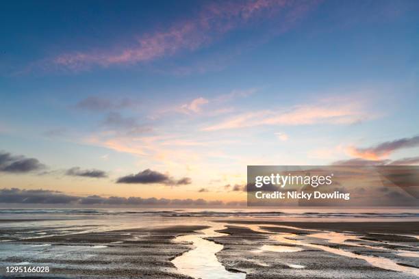 beach sunrise - queensland beaches stock pictures, royalty-free photos & images