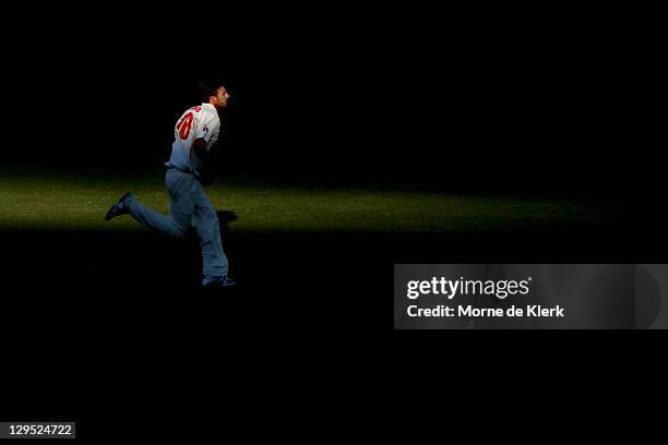 Gary Putland of the Redbacks runs in to bowl during day two of the Shieffield Shield match between the South Australia Redbacks and the New South...