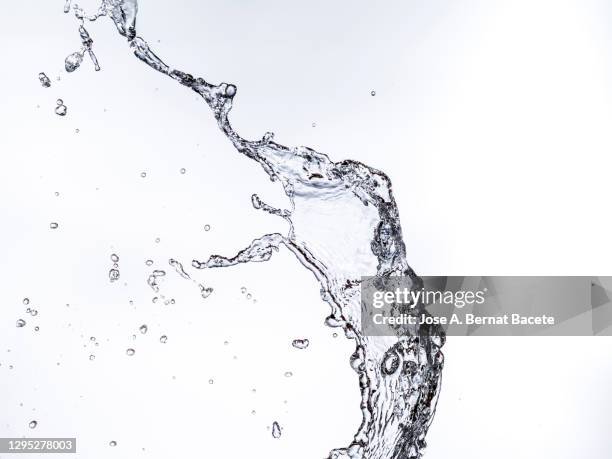 fotos e imágenes de Agua Cayendo Objeto - Getty Images fotos e imágenes de Agua Cayendo Objeto - Getty Images