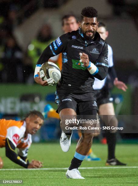 V TOYOTA CHEETAHS. SCOTSTOUN STADIUM - GLASGOW. Niko Matawalu in action for Glasgow Warriors.