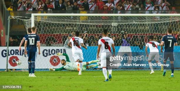 V SCOTLAND .ESTADIO NACIONAL DE LIMA - PERU.Peru's Christian Cueva scores the penalty to make it 1-0..
