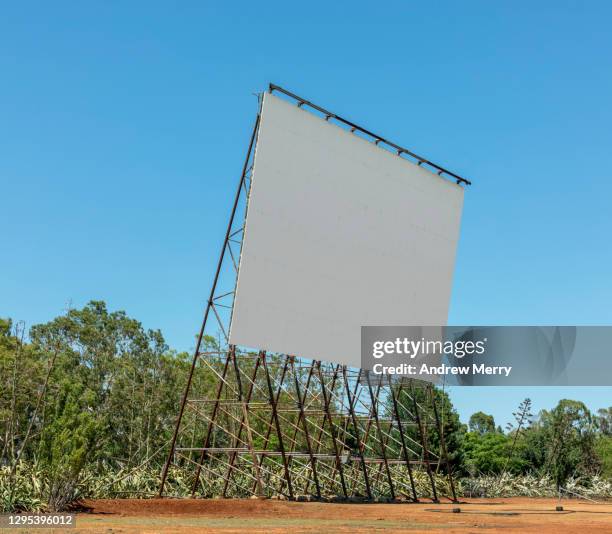 old drive-in movie theatre, blank screen during daytime in rural town, australia - outdoor film screening stock pictures, royalty-free photos & images