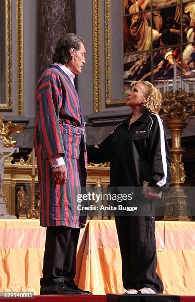 179 Winfried Glatzeder For Everyman Photos & High Res Pictures - Getty