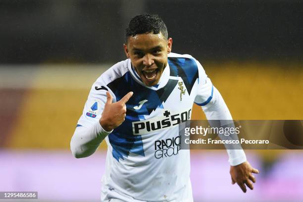 Luis Muriel of Atalanta celebrates after scoring their sides fourth goal during the Serie A match between Benevento Calcio and Atalanta BC at Stadio...
