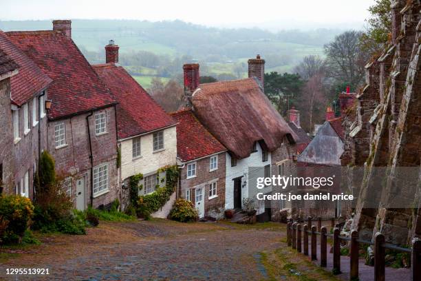 gold hill, hovis hill, shaftesbury, dorset, england - hill street stock pictures, royalty-free photos & images