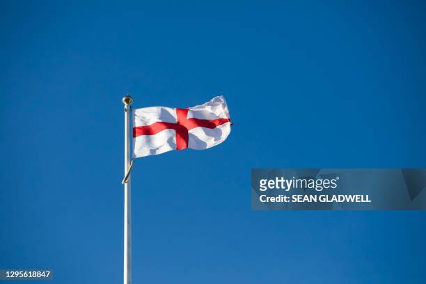 england flag blue sky - england flag stock pictures, royalty-free photos & images