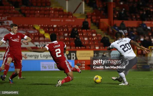 Alfredo Morelos of Rangers scores their side's second goal during the Ladbrokes Scottish Premiership match between Aberdeen and Rangers at Pittodrie...