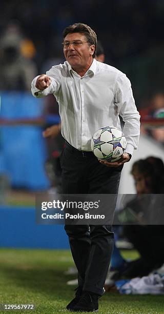 Walter Mazzarri the coach of SSC Napoli reacts during the UEFA Champions League Group A match between SSC Napoli and FC Bayern Muenchen at Stadio San...