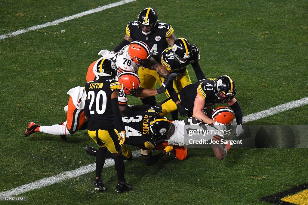 Wild Card Round - Cleveland Browns v Pittsburgh Steelers
