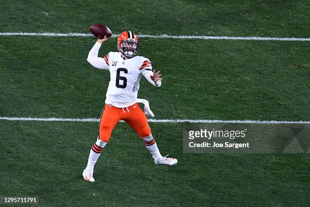 Baker Mayfield of the Cleveland Browns throws a pass during the first half of the AFC Wild Card Playoff game against the Pittsburgh Steelers at Heinz...