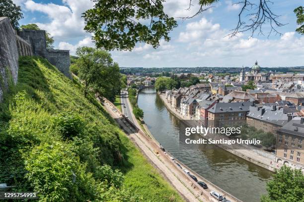 namur city alongside the meuse river - provincie namur stockfoto's en -beelden