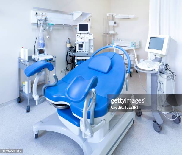 empty modern delivery room - birthing chair stock pictures, royalty-free photos & images