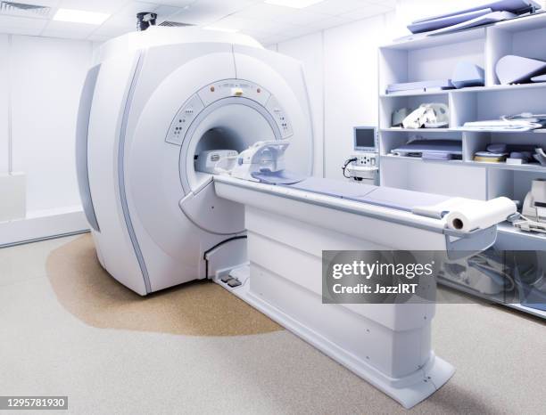 mri scanner - mri scanner stock pictures, royalty-free photos & images