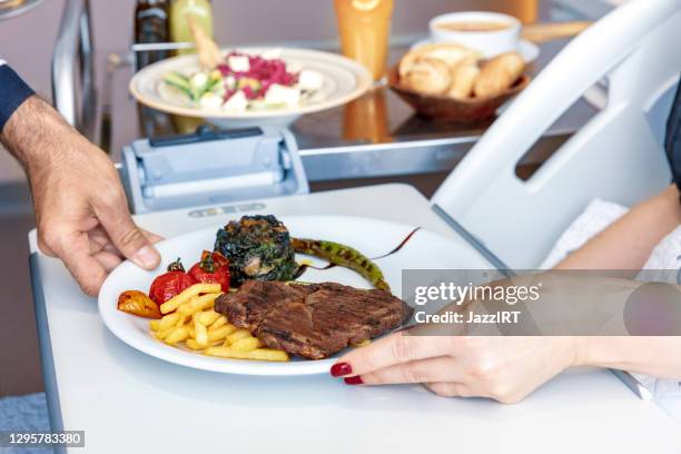 patient meal - hospital food service stock pictures, royalty-free photos & images