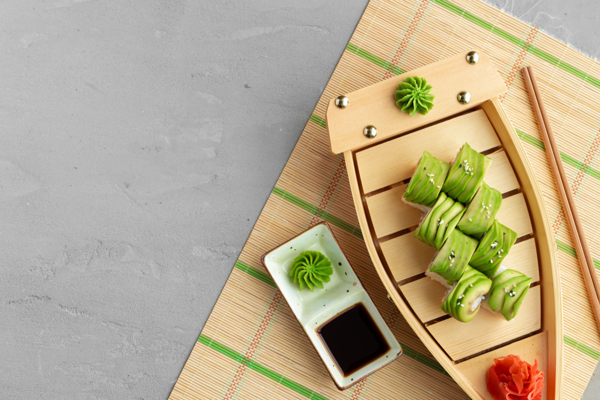 asparagus avocado sushi
